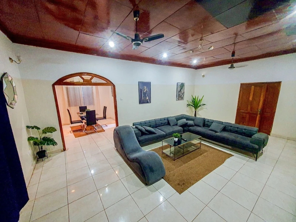 The Retreat Emerald Apartments Close to the Beach — photo 7