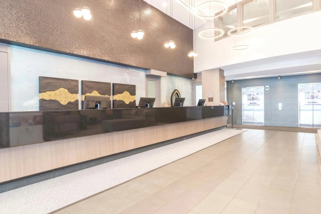 Sandman Signature Toronto Airport Hotel, photo 2