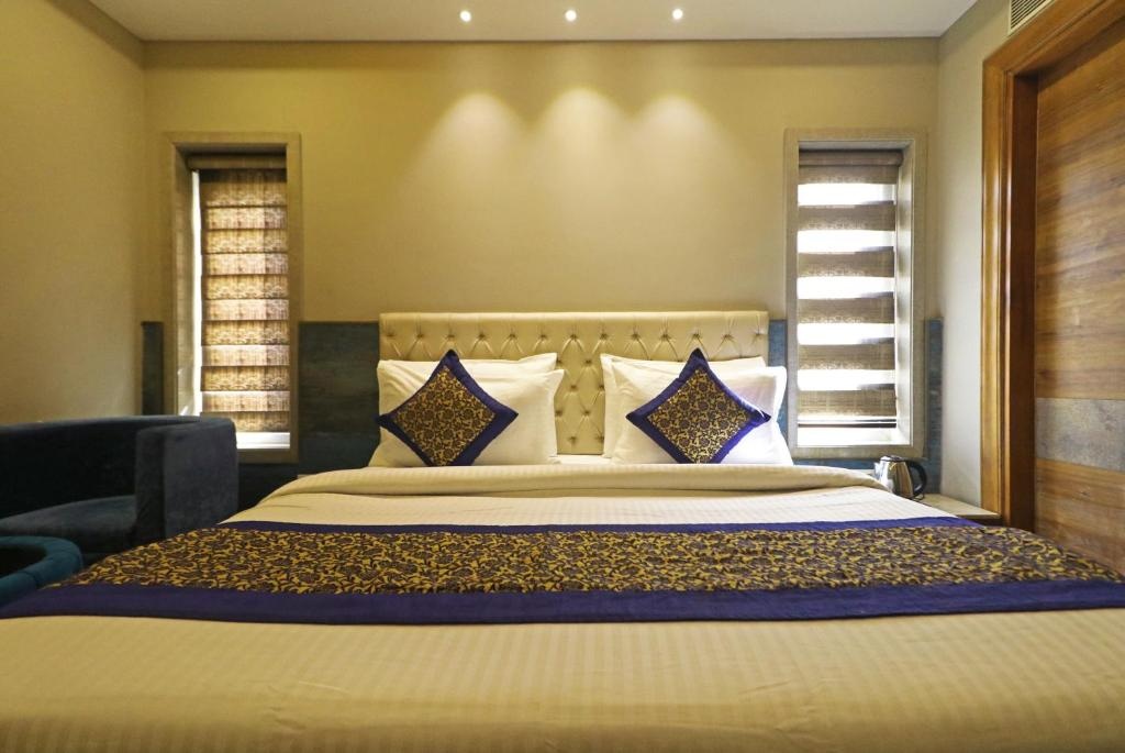 The IVY Grand Hotel in City Centre Delhi, photo 2