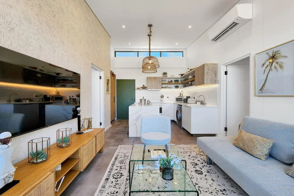 Chic Rooftop Apartment by the Sea 6onn Sea Point, photo 3