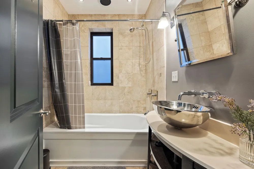Wrigleyville Suites — photo 7