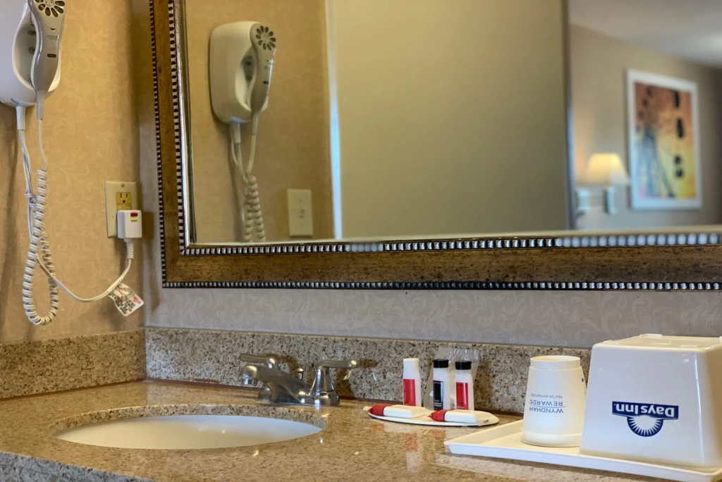 Days Inn by Wyndham Alhambra CA — photo 8