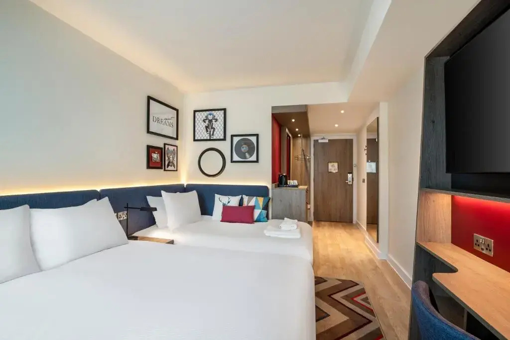 Hampton by Hilton London City — photo 7