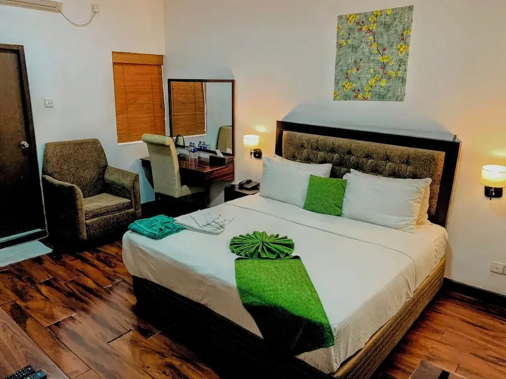 Pearl Royal Hotel
