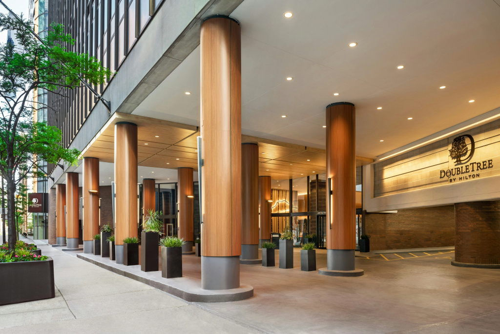 DoubleTree by Hilton Chicago - Magnificent Mile