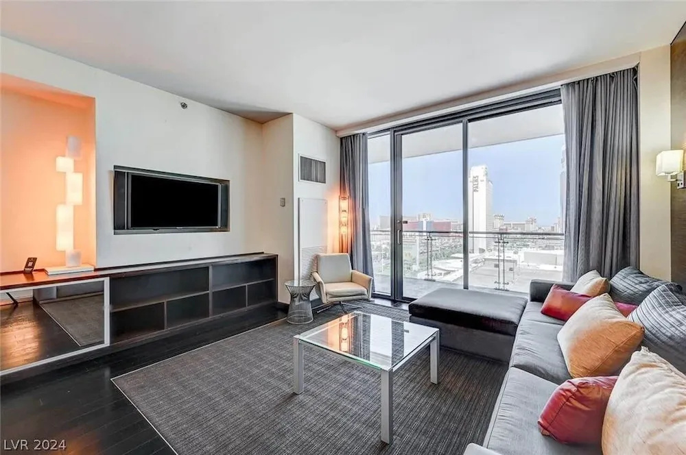 Amazing 23rd FL Studio W_balcony Access, photo 5
