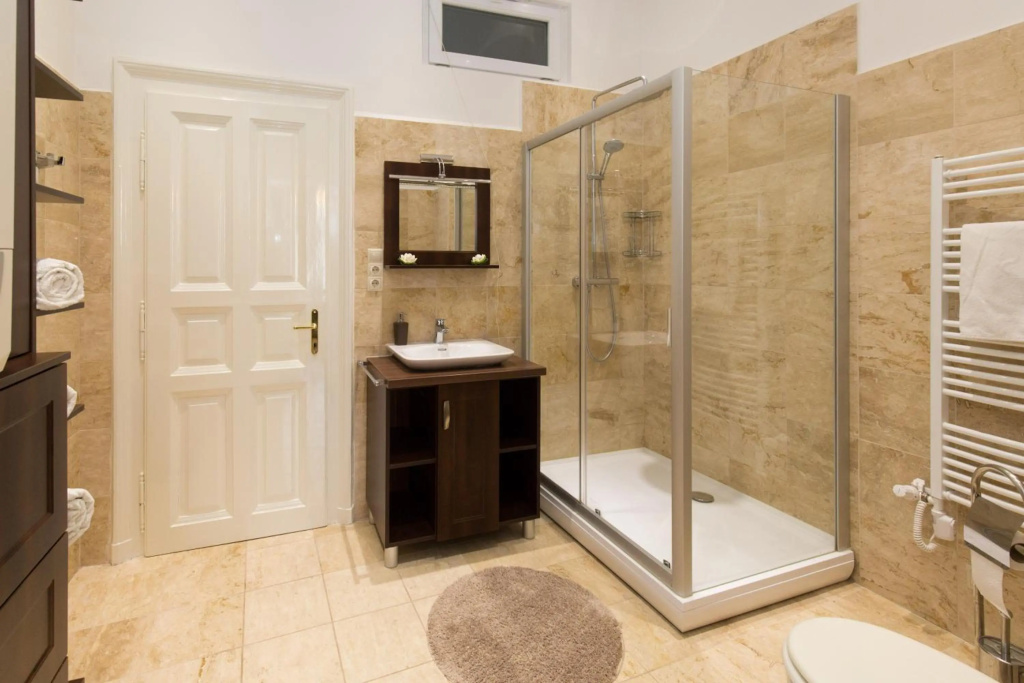 Elegant apartment with Buda Castle view