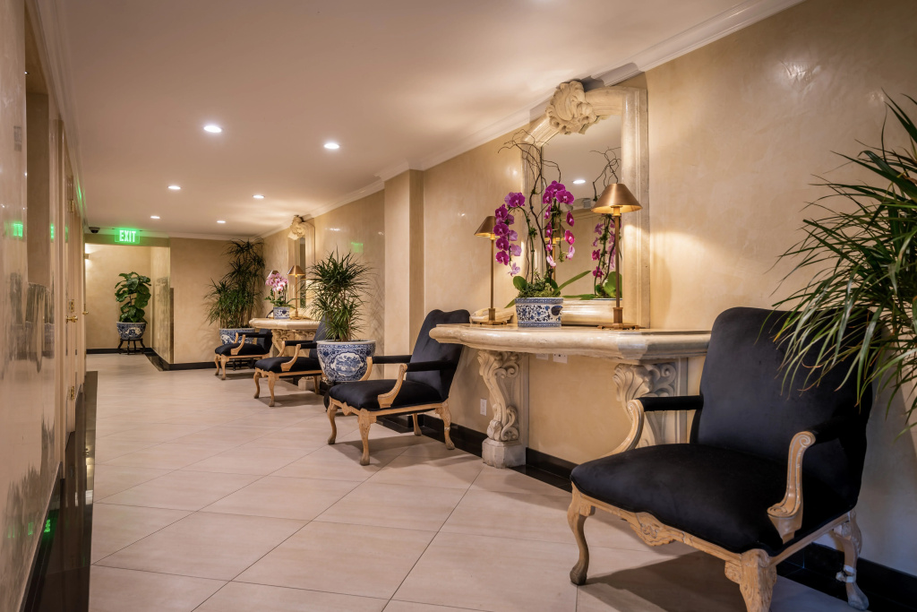 Beverly Hills Plaza Hotel & Spa, photo 2