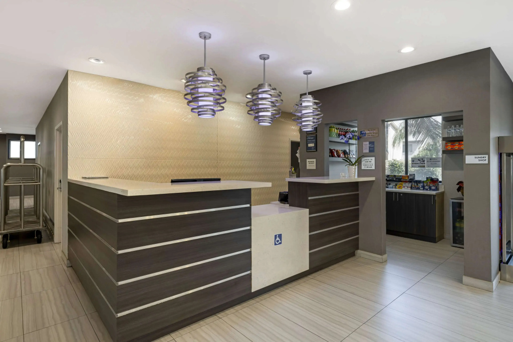 Best Western Plus Gardena Inn & Suites, photo 2
