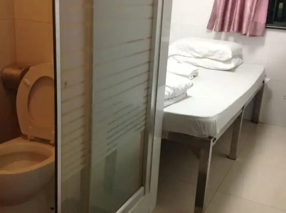 United Co Operate Hotel 10Th Floor — photo 8