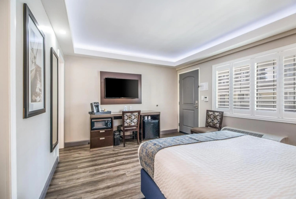 Inn at 50 at Long Beach Convention Center, photo 2