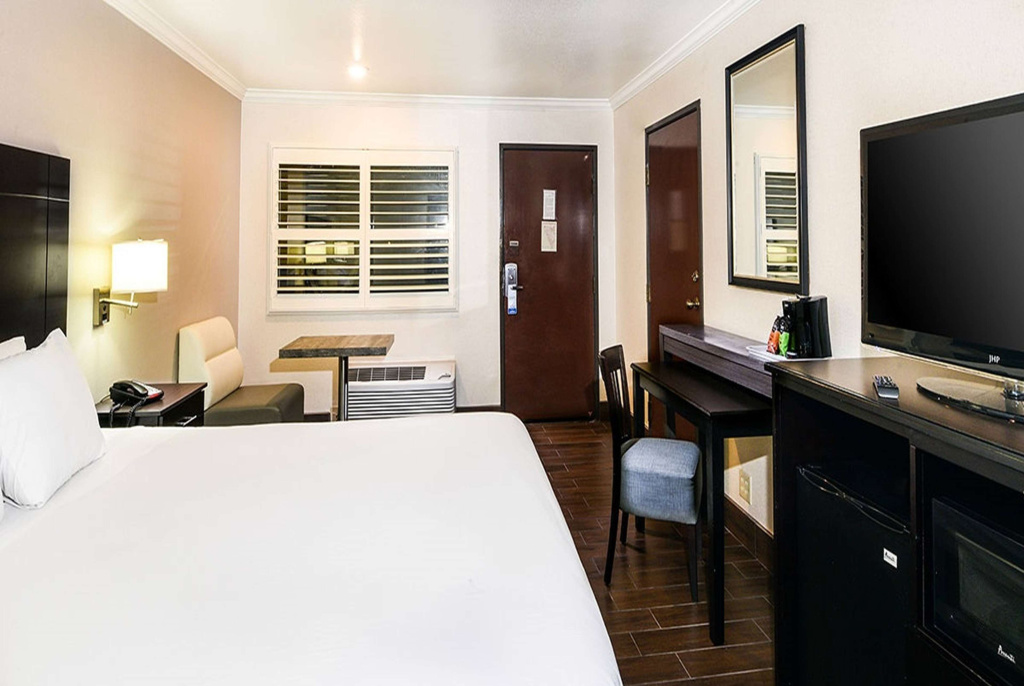Travelodge by Wyndham Commerce Los Angeles Area, photo 4