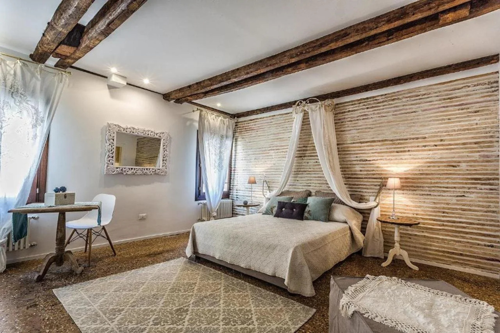 Venice Dream House Figaro