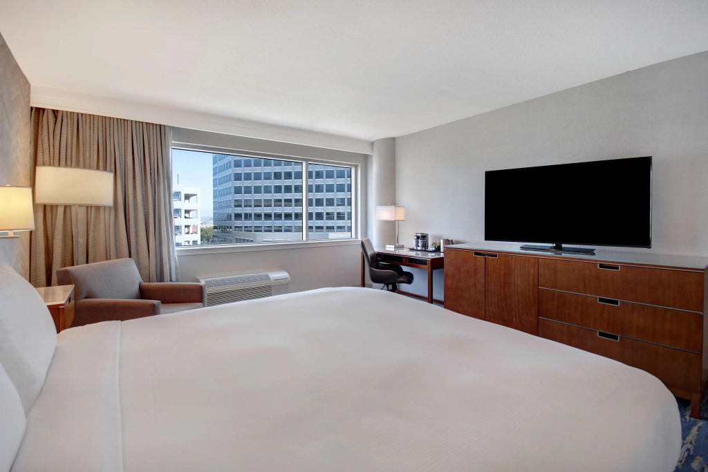 DoubleTree by Hilton LAX - El Segundo — photo 8