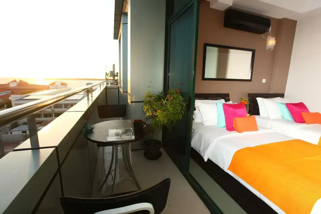 The Beehive Hotel — photo 8