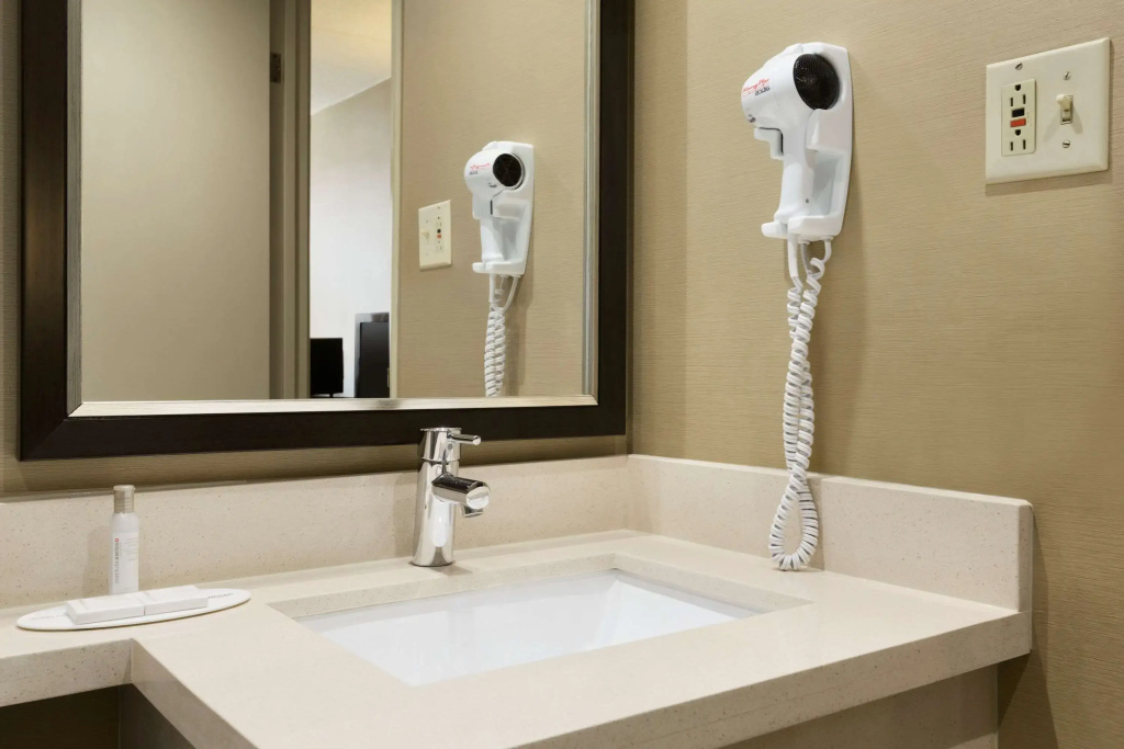 Travelodge by Wyndham Toronto East — photo 7