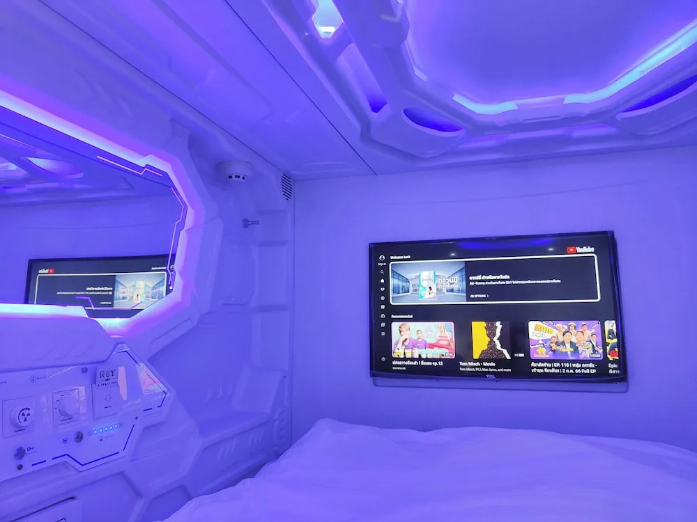MET A Space Pod Phrom Phong — photo 8