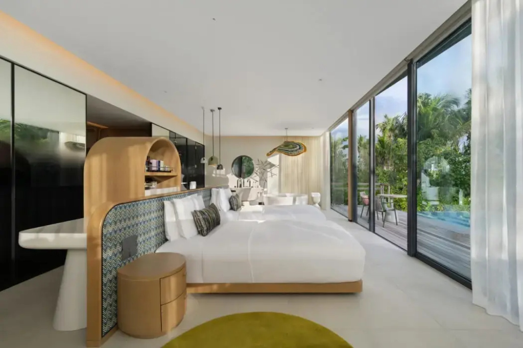 So/ Maldives Resort — photo 3