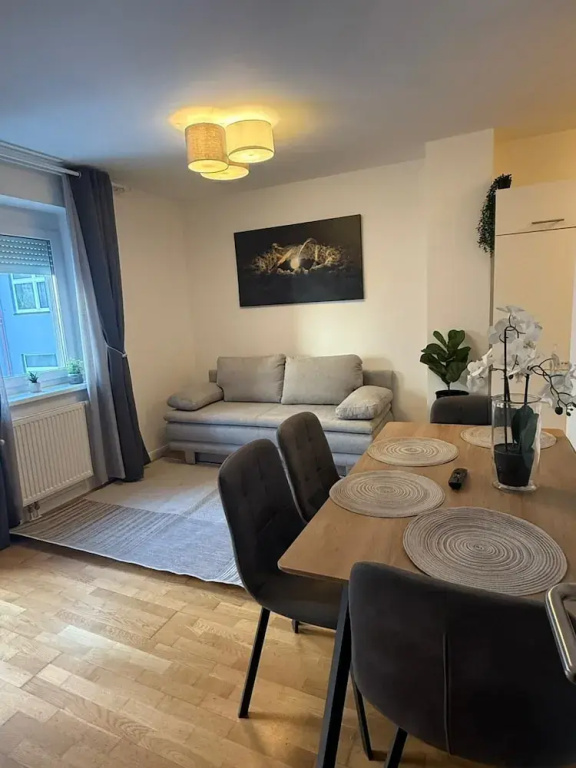 Central Area 1BR Apartment With Balcony — photo 6