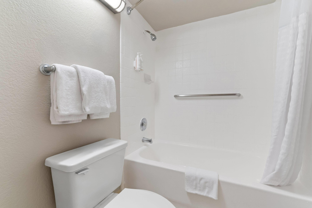 Days Inn by Wyndham Buena Park — photo 8