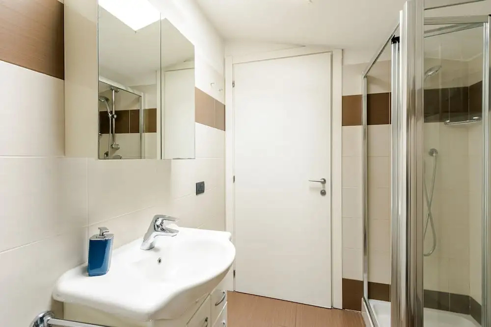 Candiani Building - Elegant 2-level Apartment With 3 Bedrooms — photo 8
