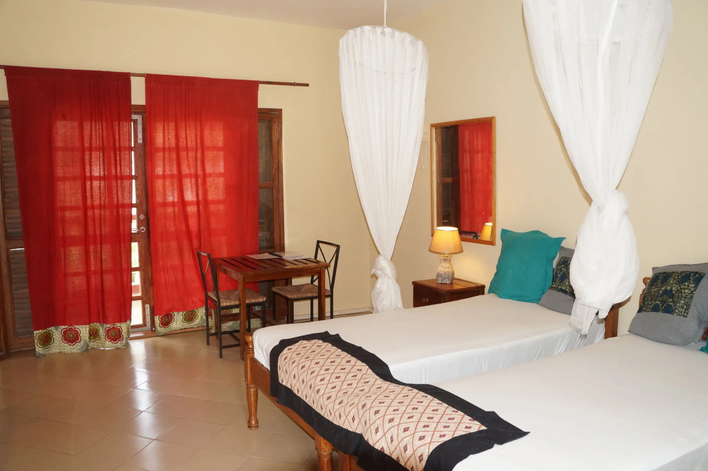 Lemon Creek Hotel Resort — photo 6