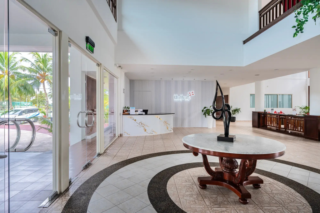 Hulhule Island Hotel, photo 2
