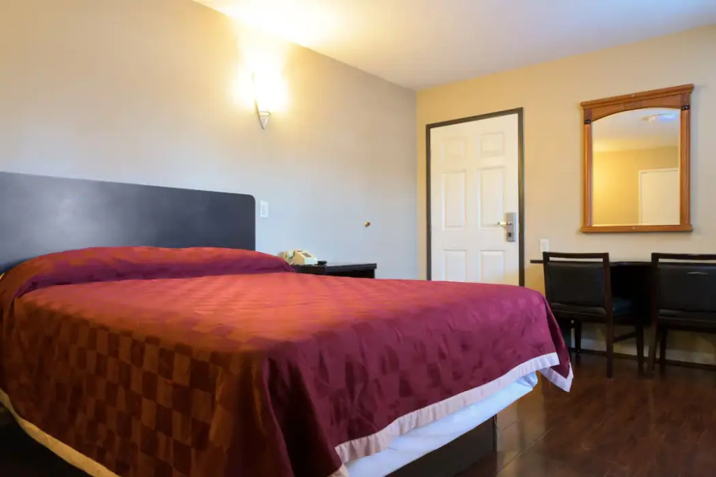 Covina Motel, photo 2
