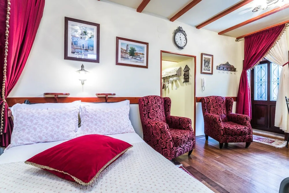 Emperor's Suites, photo 3