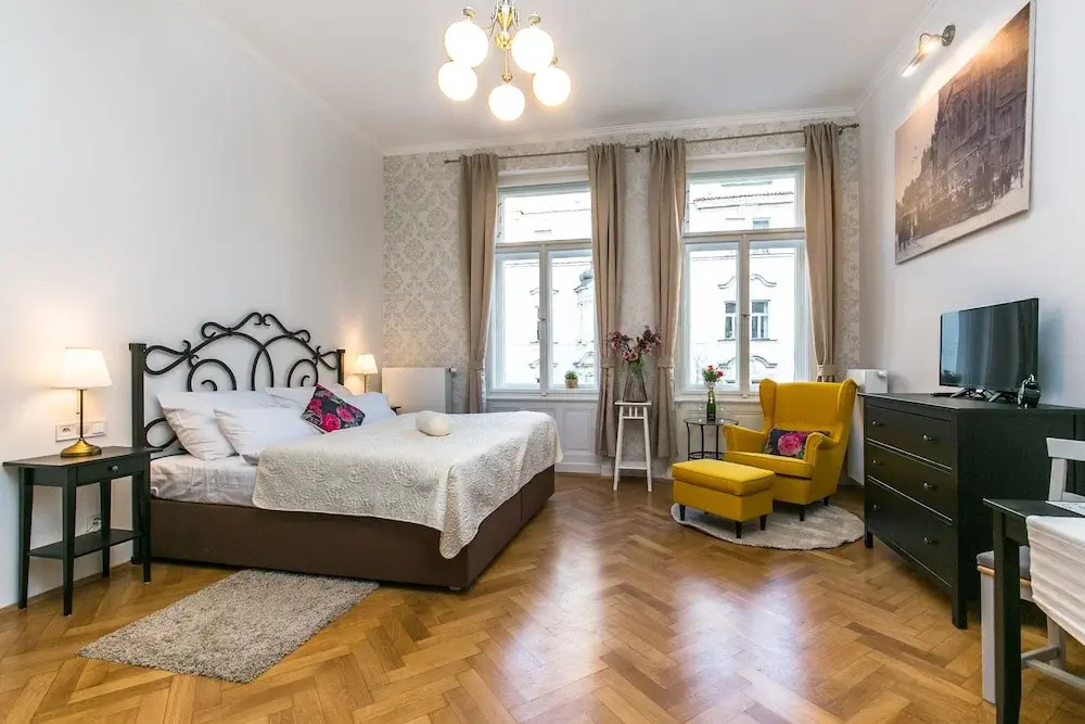 The Old Town Square & Parizska Apartment — photo 4