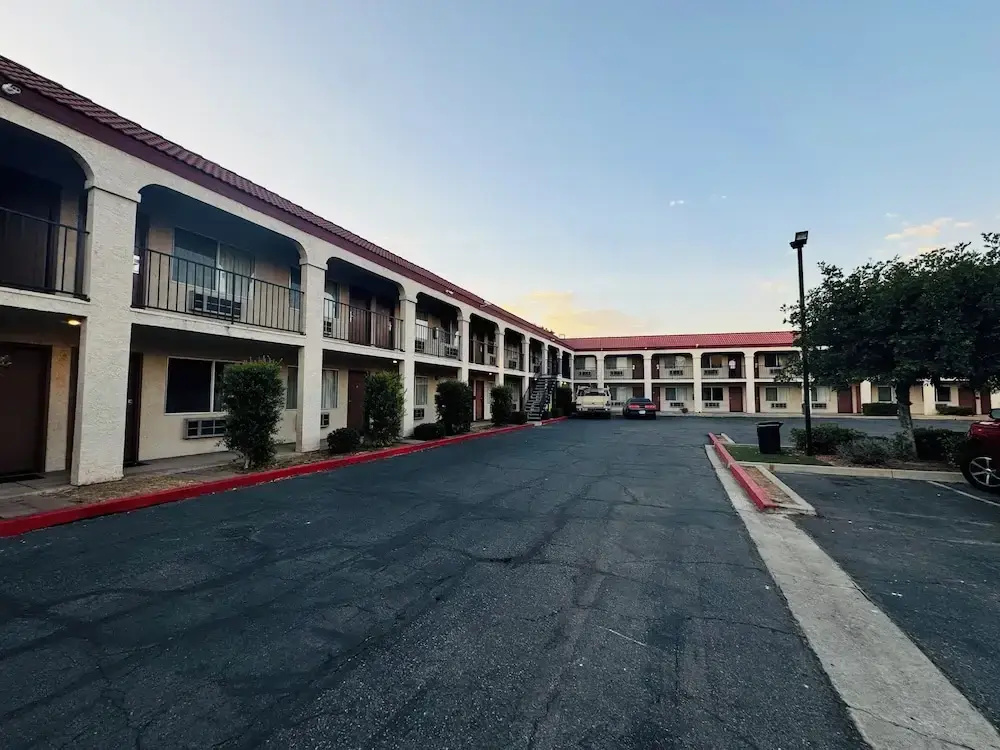 Casa Blanca Hotel - Azusa, Los Angeles — photo 8