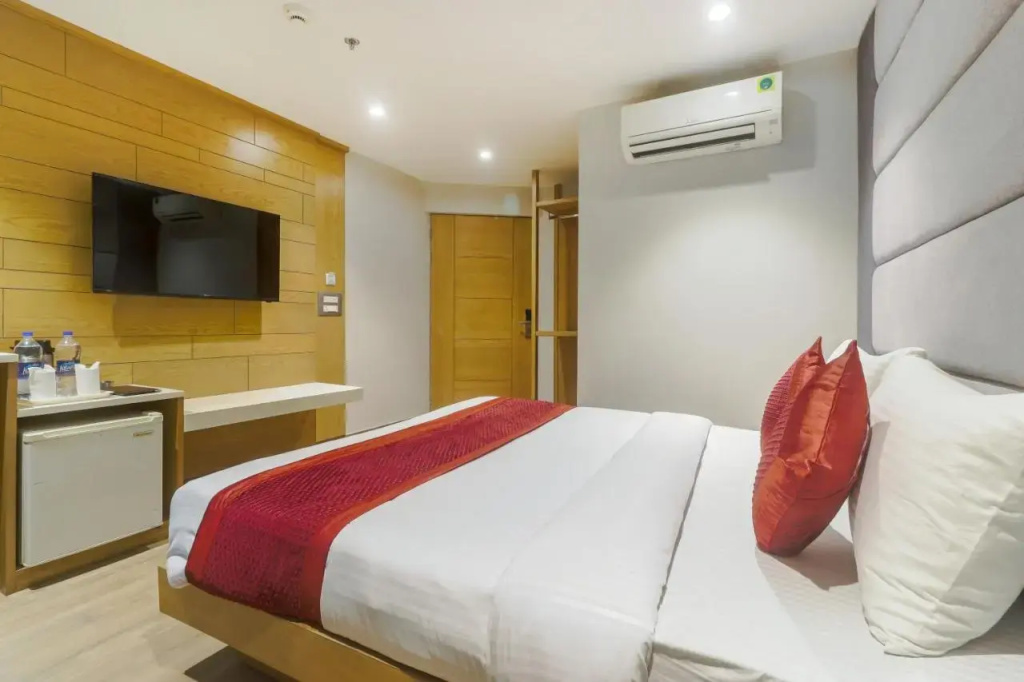 Hotel Bricks, Karol Bagh, New Delhi, photo 2
