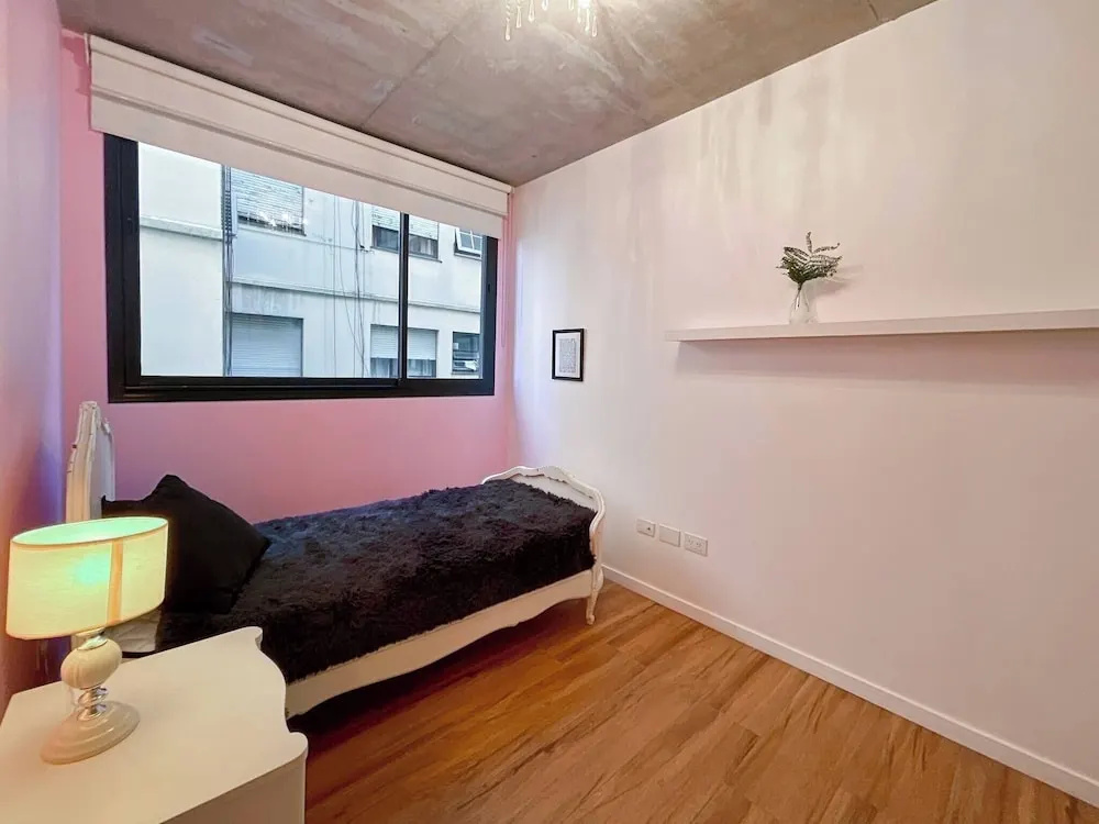 Urban Retreat Elegant Modern Apartment With Balcony in Villa del Parque, photo 5