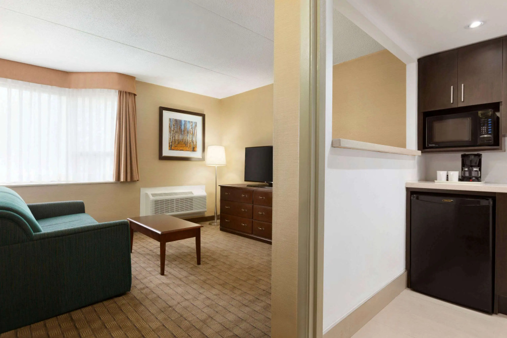Travelodge by Wyndham Toronto East, photo 2