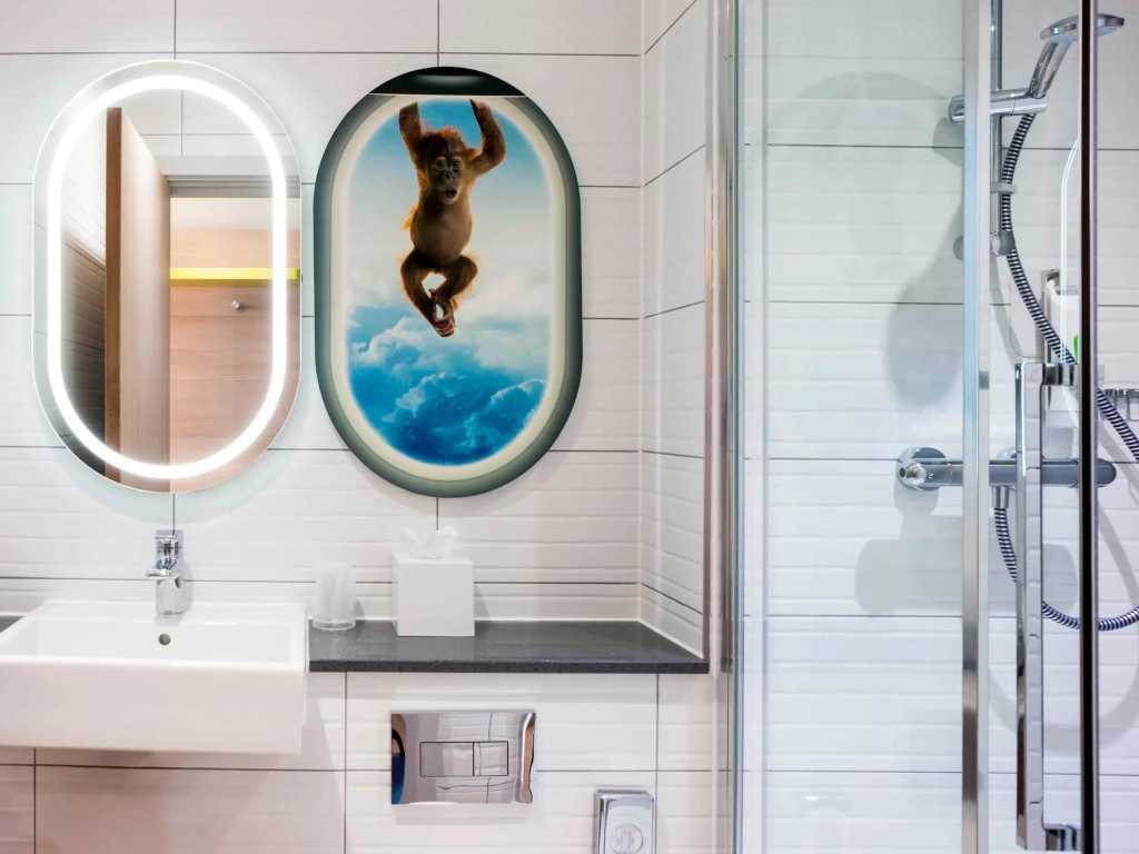 Ibis Styles London Heathrow — photo 8