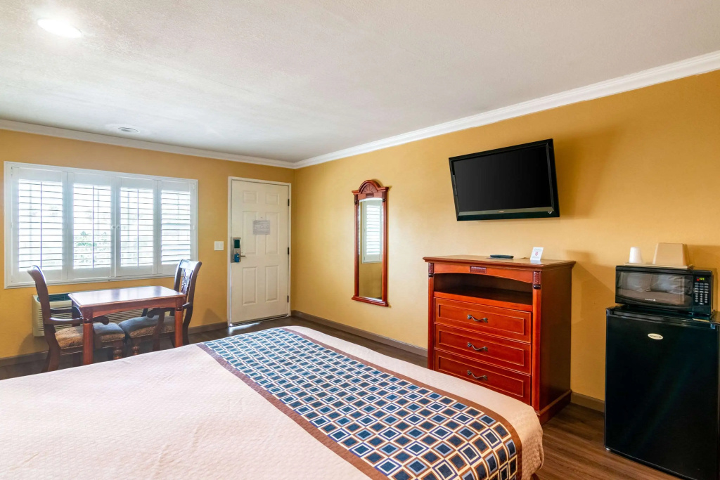 Rodeway Inn Artesia Cerritos — photo 4