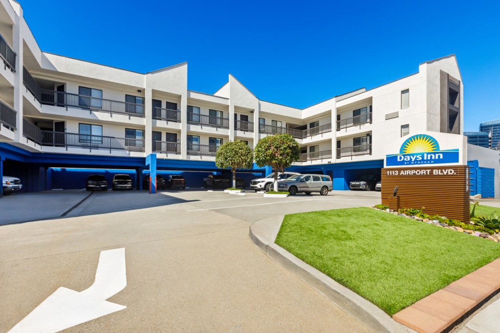 Days Inn Hotel