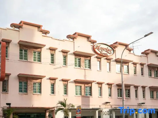 Amrise Hotel Express (Check in at 10PM, Check out at 09AM)