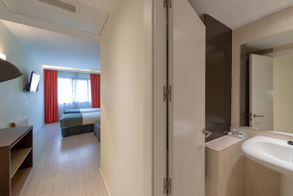 Apartamentos Recoletos — photo 8