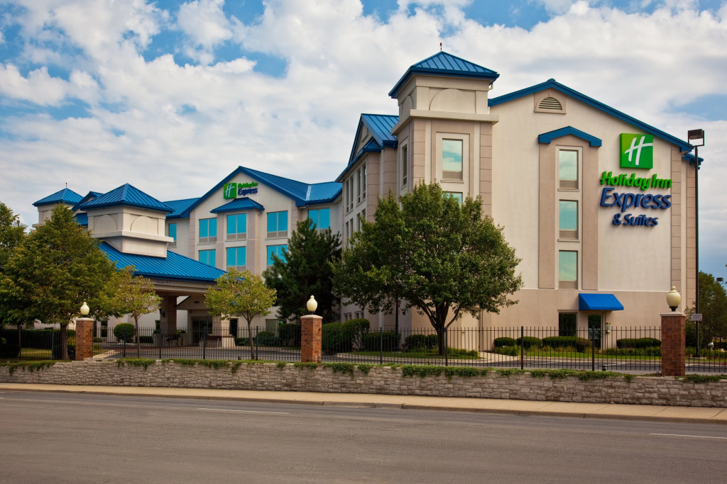 Holiday Inn Express Hotel & Suites Chicago-Midway Airport by IHG