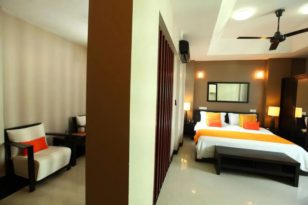 The Beehive Hotel — photo 3