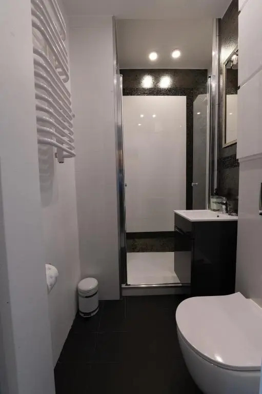 Kwiatowa Warsaw Apartment — photo 6