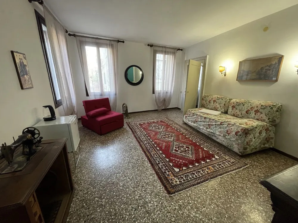 LIONS VENICE Guest House, photo 4