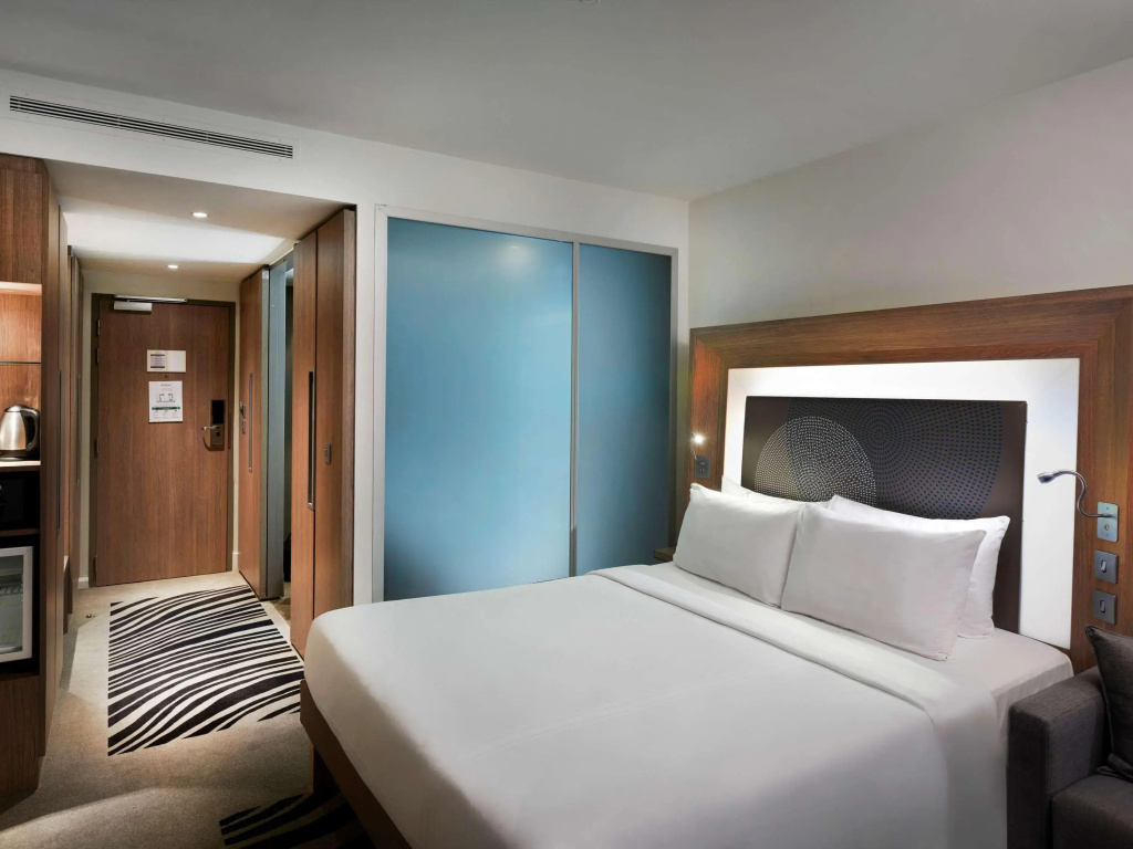 Novotel London Tower Bridge — photo 7