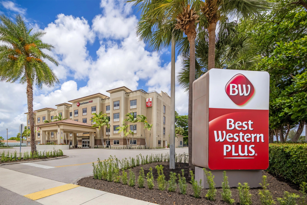 Best Western Plus Miami Airport North Hotel & Suites