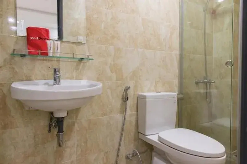 RedDoorz Premium near E-Town — photo 8