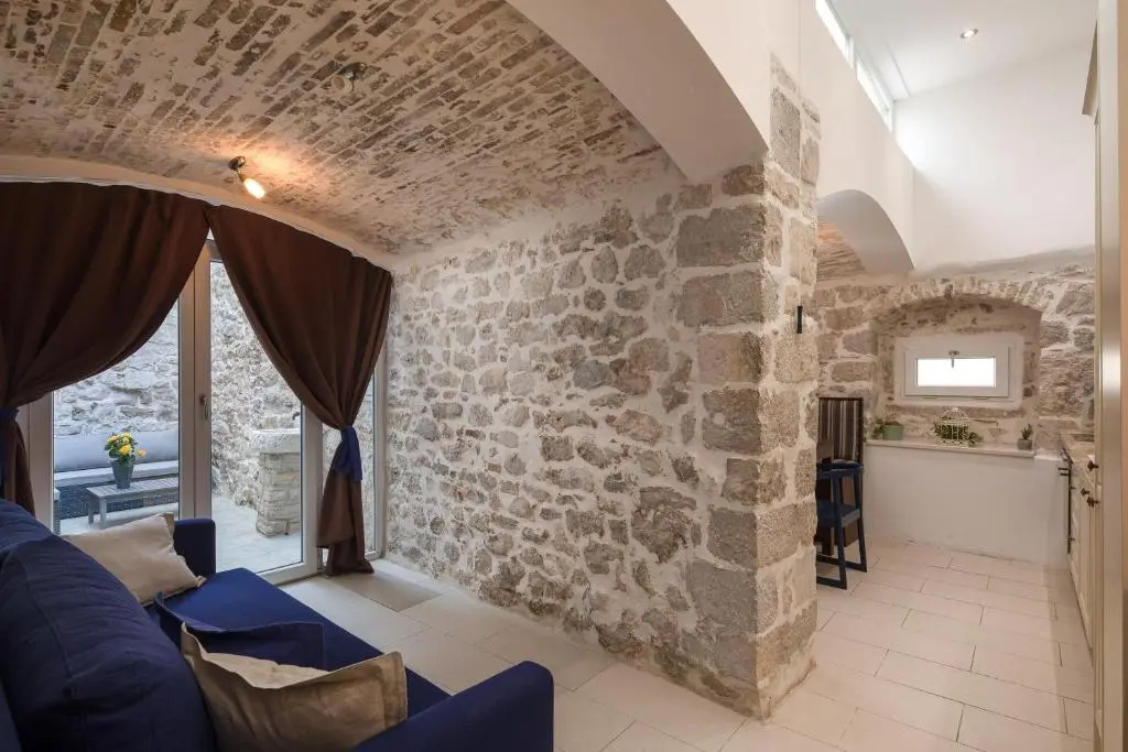 Awesome Stone House, photo 5