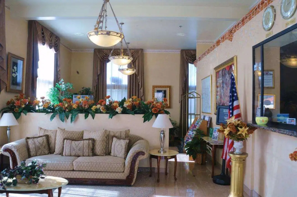 Mid City Inn and Suites, photo 2