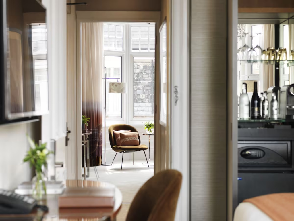 The Athenaeum Hotel & Residences — photo 8