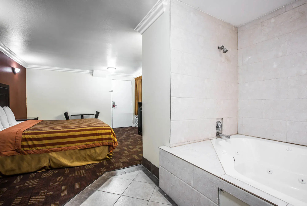 Pico Rivera Inn and Suites, photo 3